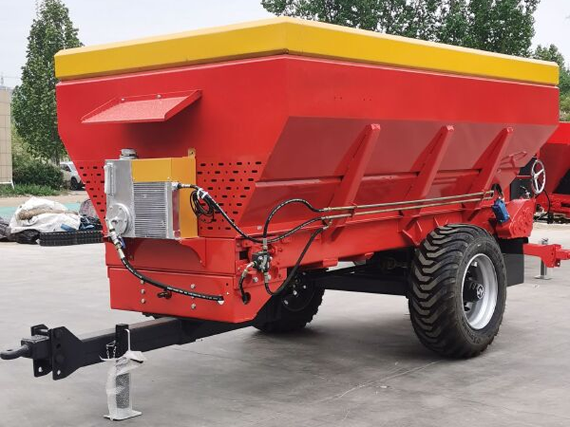 2立方撒肥车 3800/次